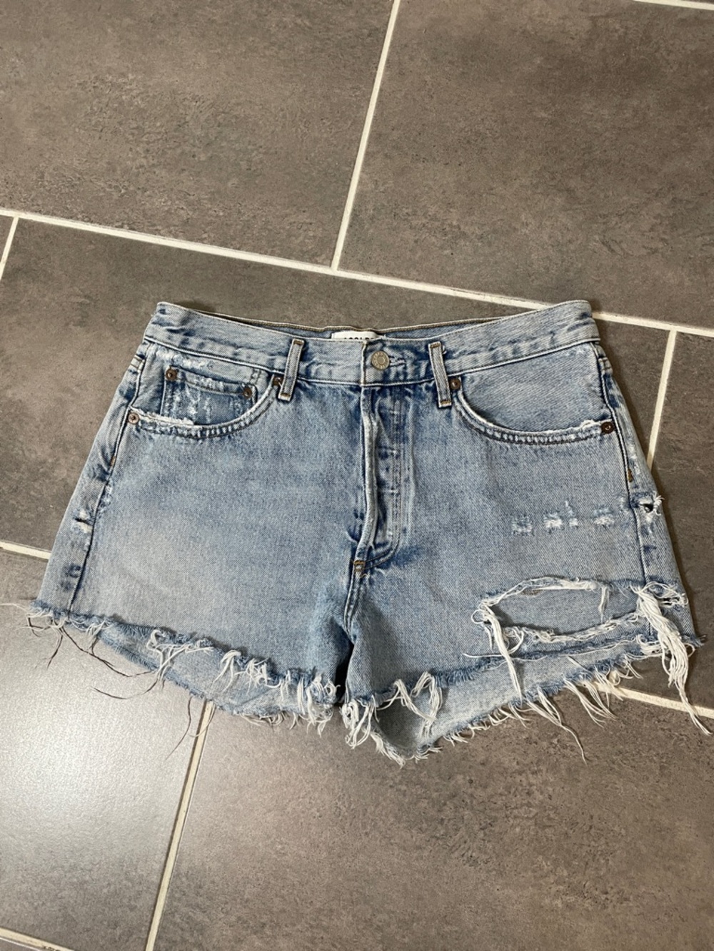 Agolde Parker Vintage Cut-Off Jean Shorts size 28 - Picture 2 of 13